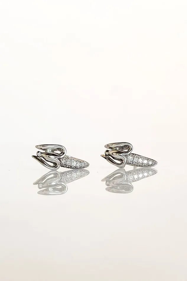 BIBI VAN DER VELDEN Earrings White Gold Diamond Banana Stud BIBI VAN DER VELDEN Earrings White Gold Diamond Banana Stud