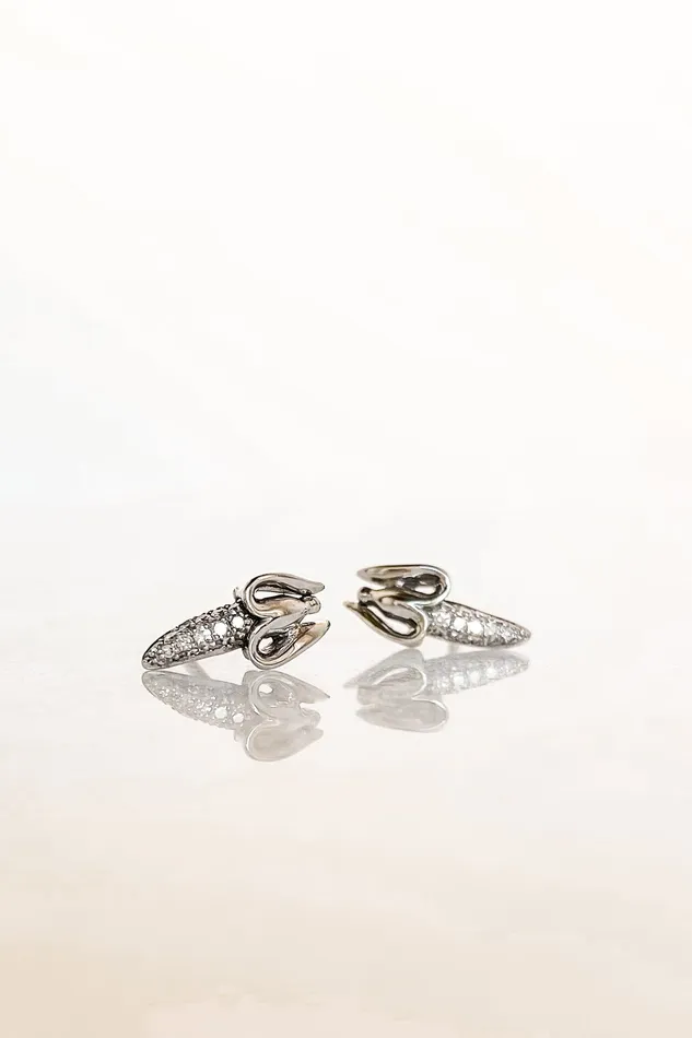 BIBI VAN DER VELDEN Earrings White Gold Diamond Banana Stud BIBI VAN DER VELDEN Earrings White Gold Diamond Banana Stud